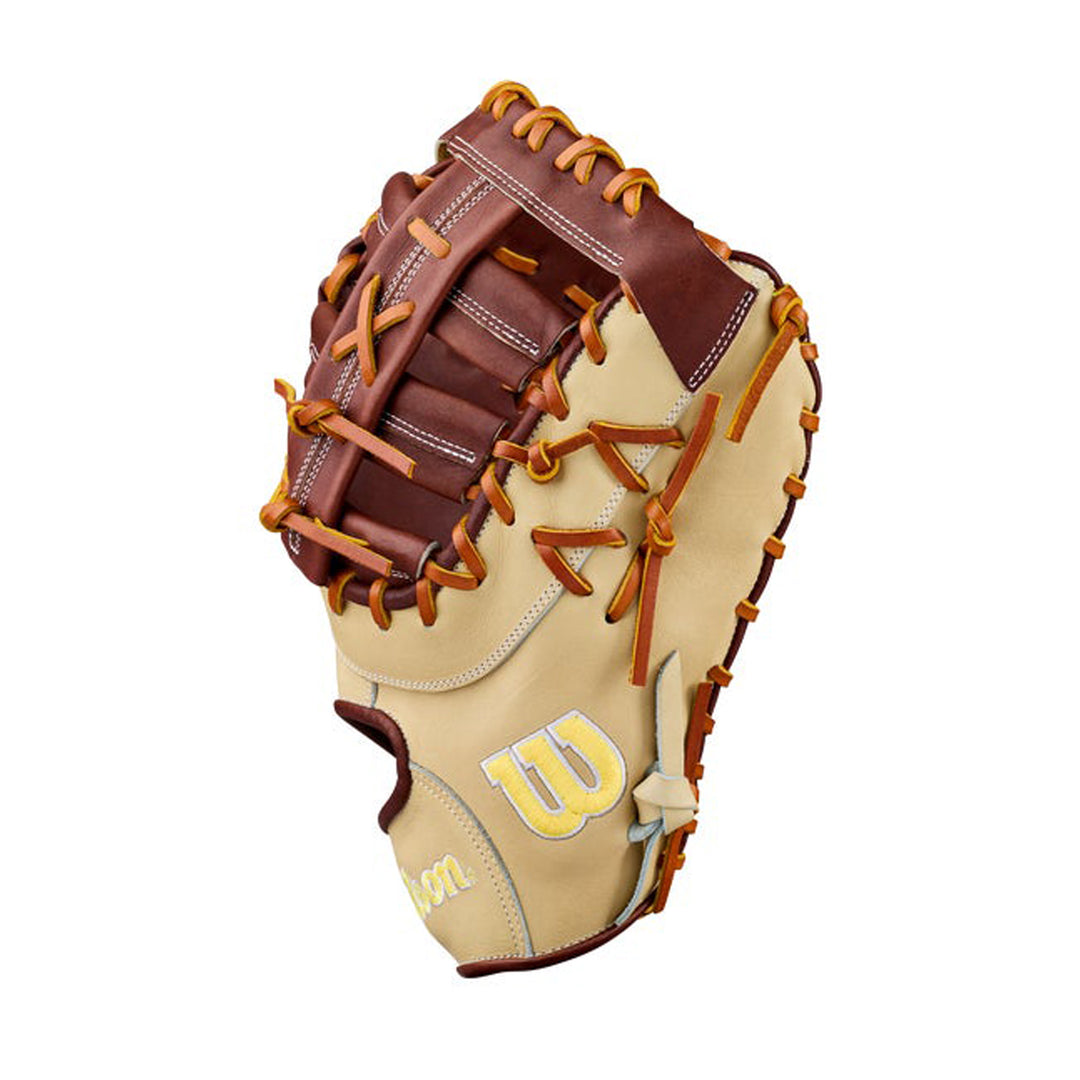 2027 Wilson A2000 1673 Blonde Walnut Saddle Tan baseball first base mitt web detail