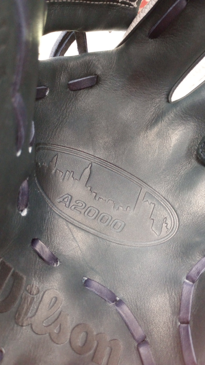 Wilson A2000 1786 11.5" NY BRONX EDITION - White/Navy - Right Hand Thrower