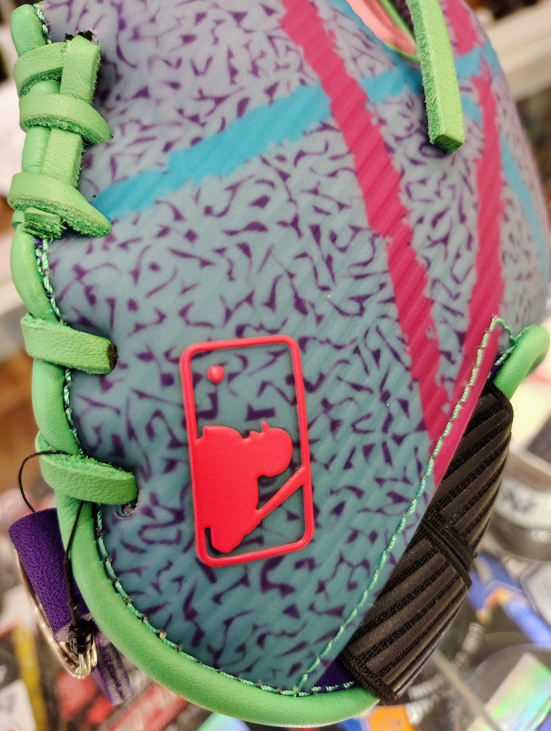 Rawlings REV1X 11.75" Baseball Glove REV205-2PUM – High-Tech Infield Glove with Retro Aesthetic