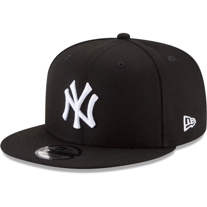 Men-s-New-Era-Black-New-York-Yankees-Black-White-9FIFTY-Snapback-Hat-