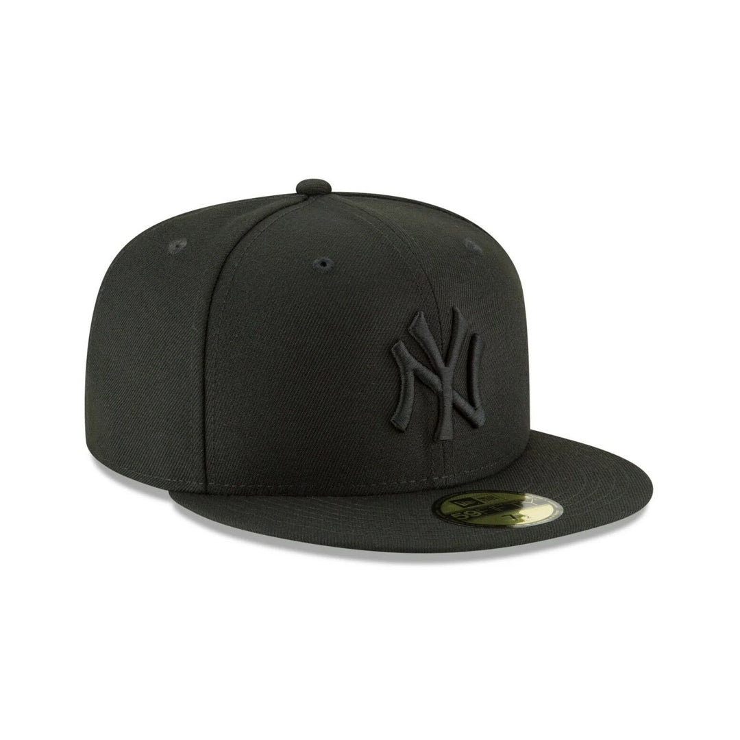 New-Era-59Fifty-New-York-Yankees-Fitted-Hat-Black-Front-Right