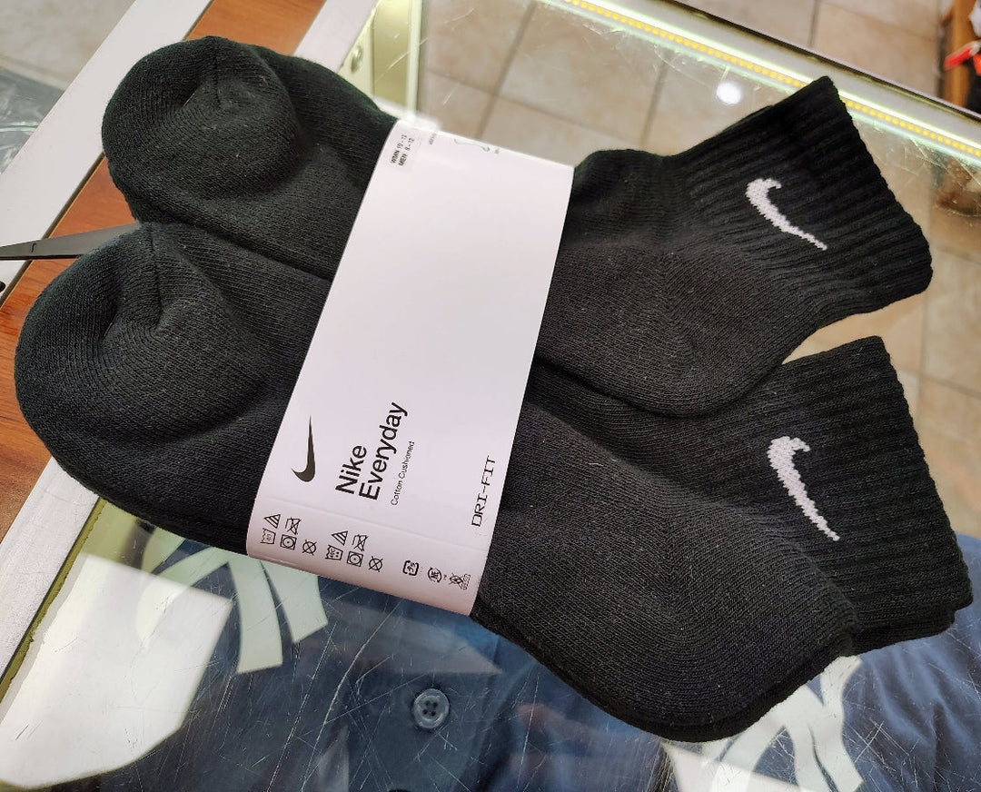 Nike Unisex Dri-FIT Cushioned Ankle Training Socks 6-Pack1