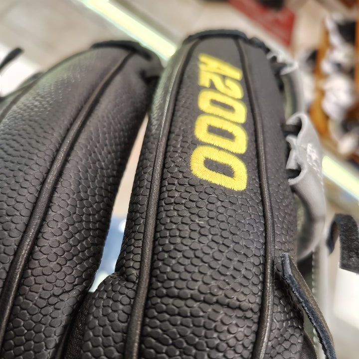 Wilson A2000 1912SS 12" Baseball Glove – Pro Stock Leather, Right Hand Throw