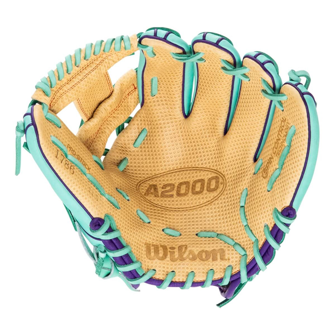Wilson 2025 Winter A2000® 1786 11.5” Infield Baseball Glove2