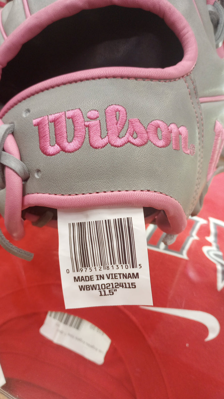 Wilson A2000 1786 11.5" Infield Baseball Glove - Gray/Pink - Right Hand Thrower3