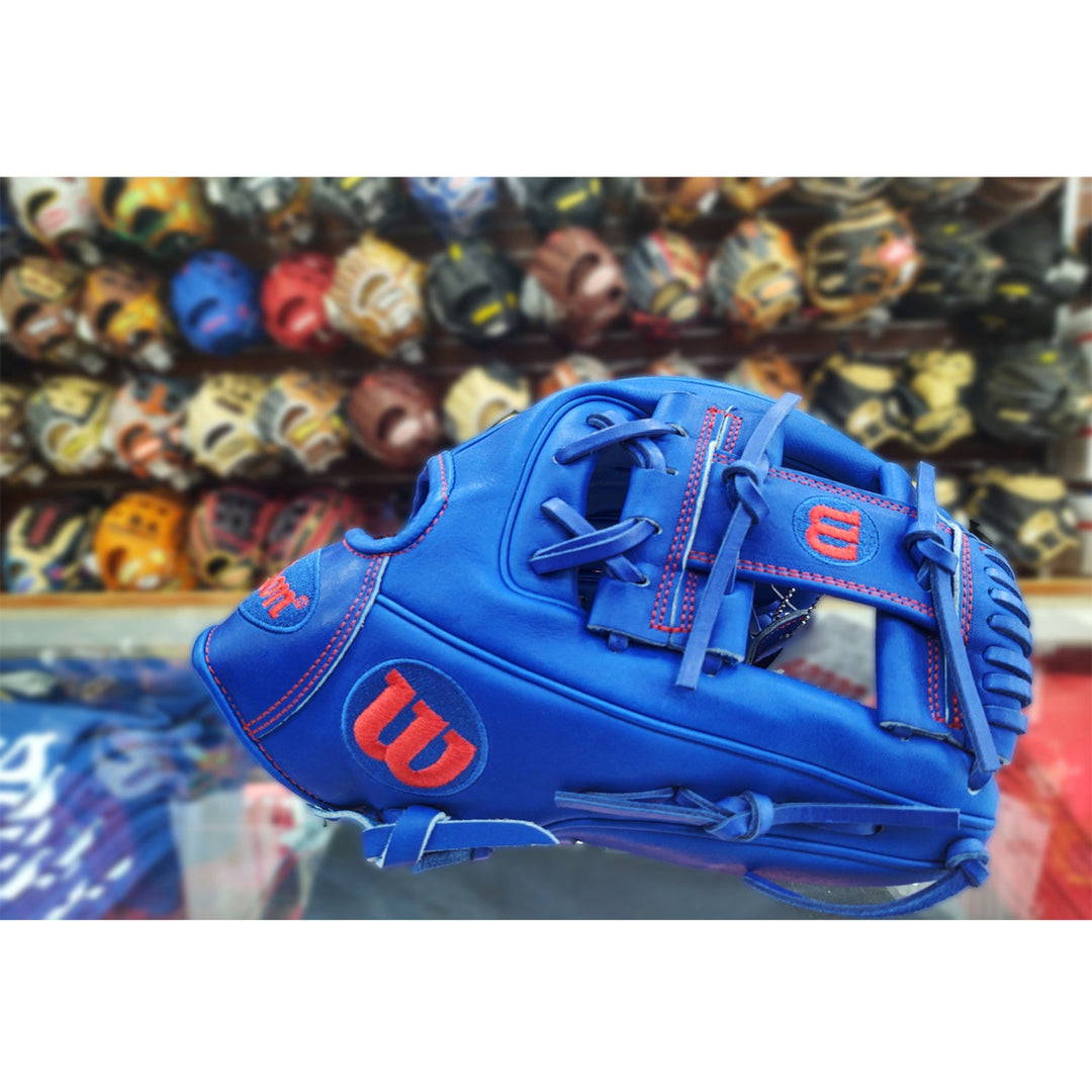 Wilson A2000 1786 11.5" Infield Baseball Glove - Royal Blue - Righ Hand Throw1