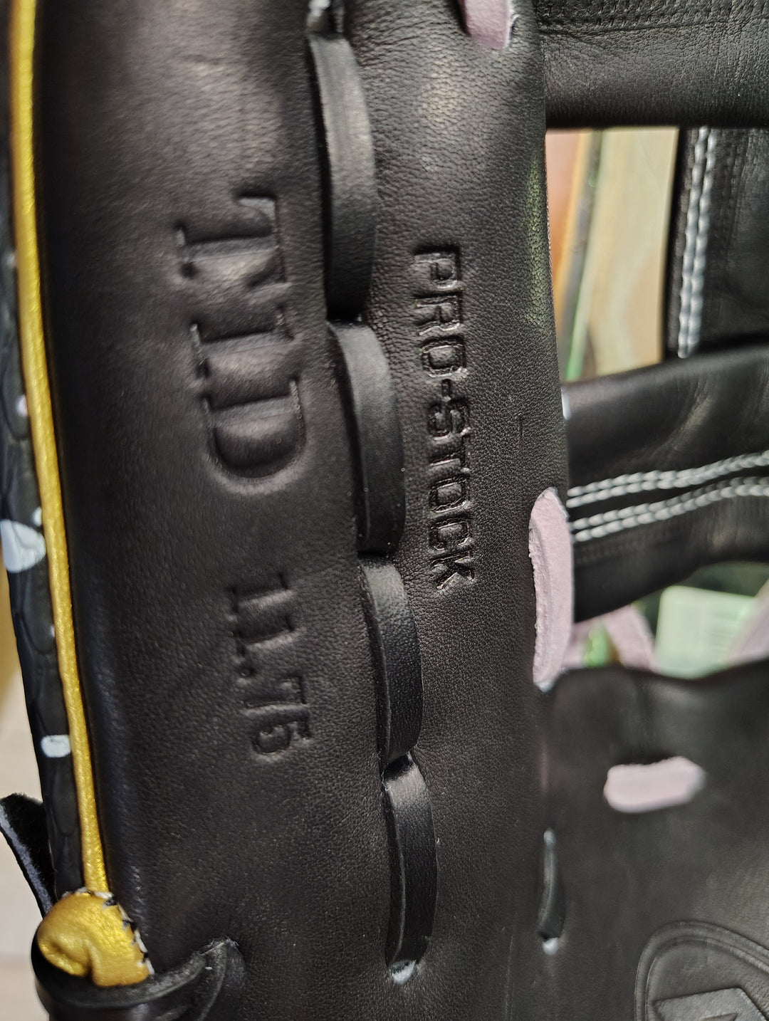 Wilson A2000 2025 T1D 1724 Limited Edition Baseball Glove 11.75" – Lavender SuperSnakeSkin