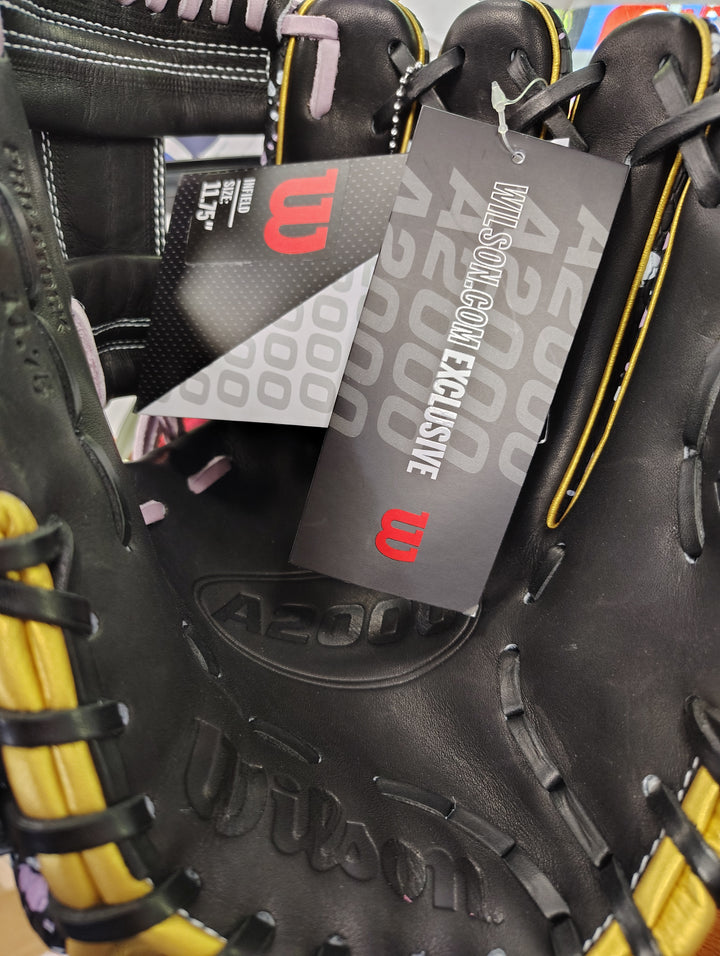 Wilson A2000 2025 T1D 1724 Limited Edition Baseball Glove 11.75" – Lavender SuperSnakeSkin