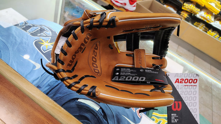 Wilson Pro Stock A2000 1785 11.75" Right Hand Throw Infield Baseball Glove - WTA2034201785