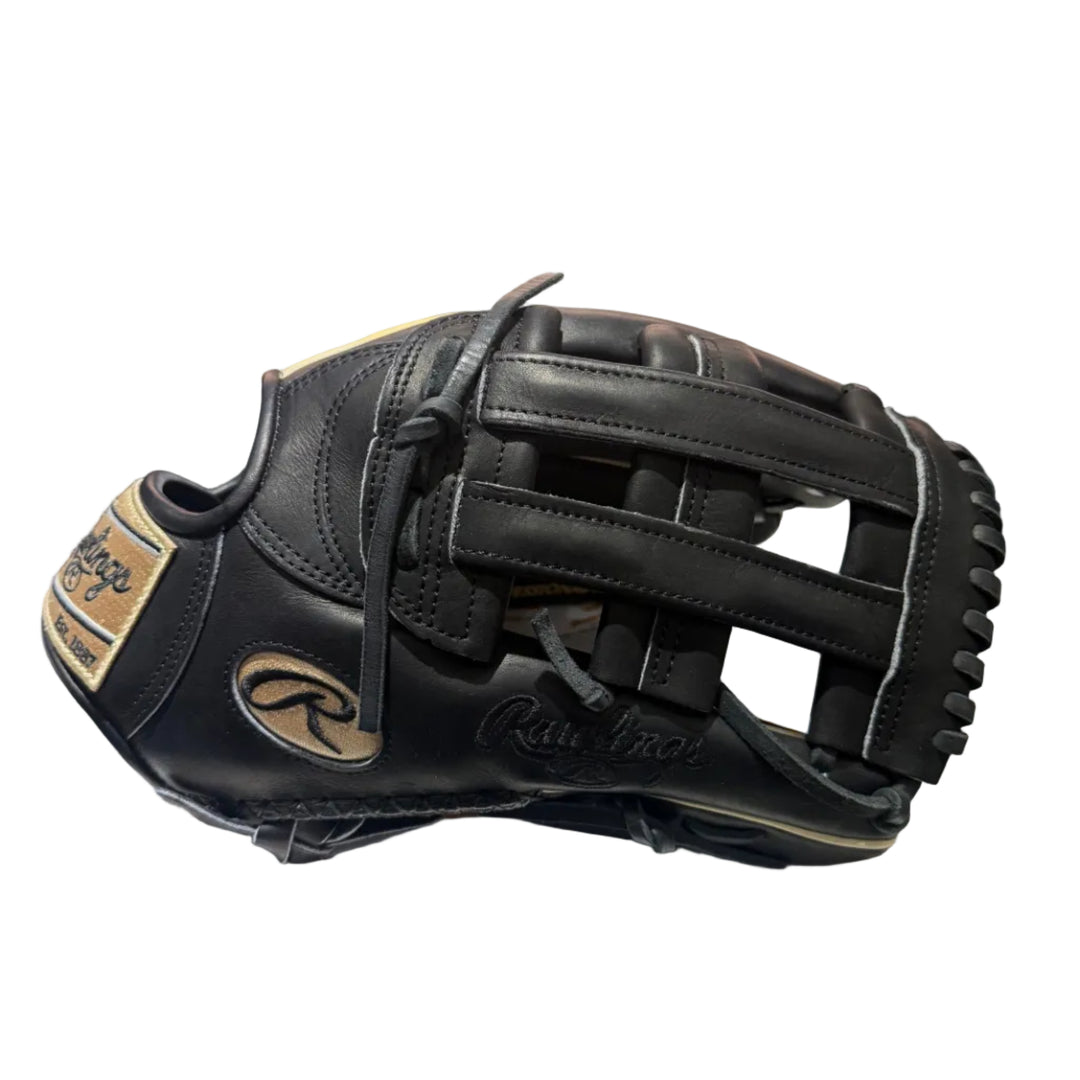 Rawlings Heart of the Hide PRO3039M-6 black and camel outfield glove web detail