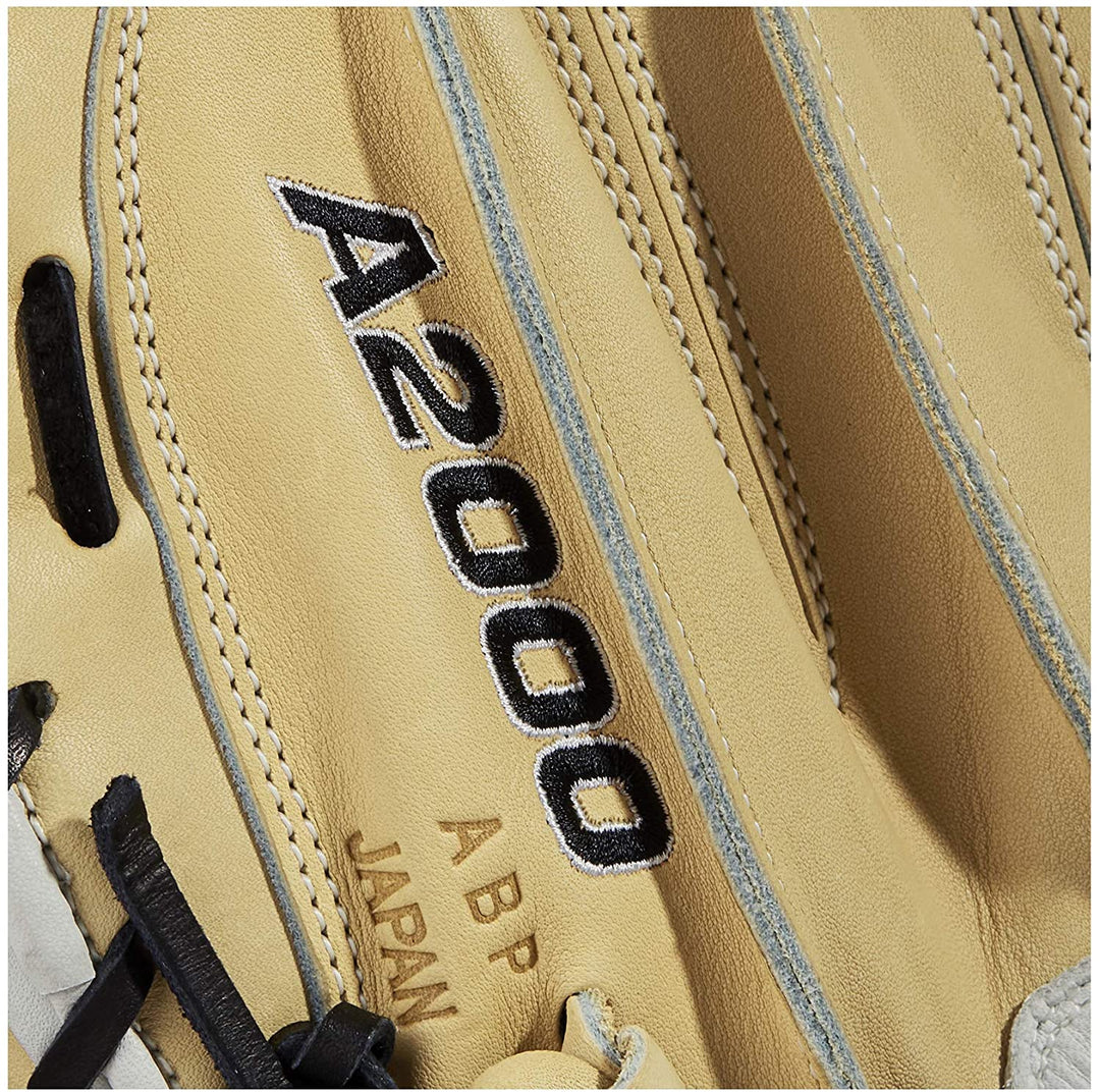 2021 Wilson A2000 CM33 33" Baseball Catcher&