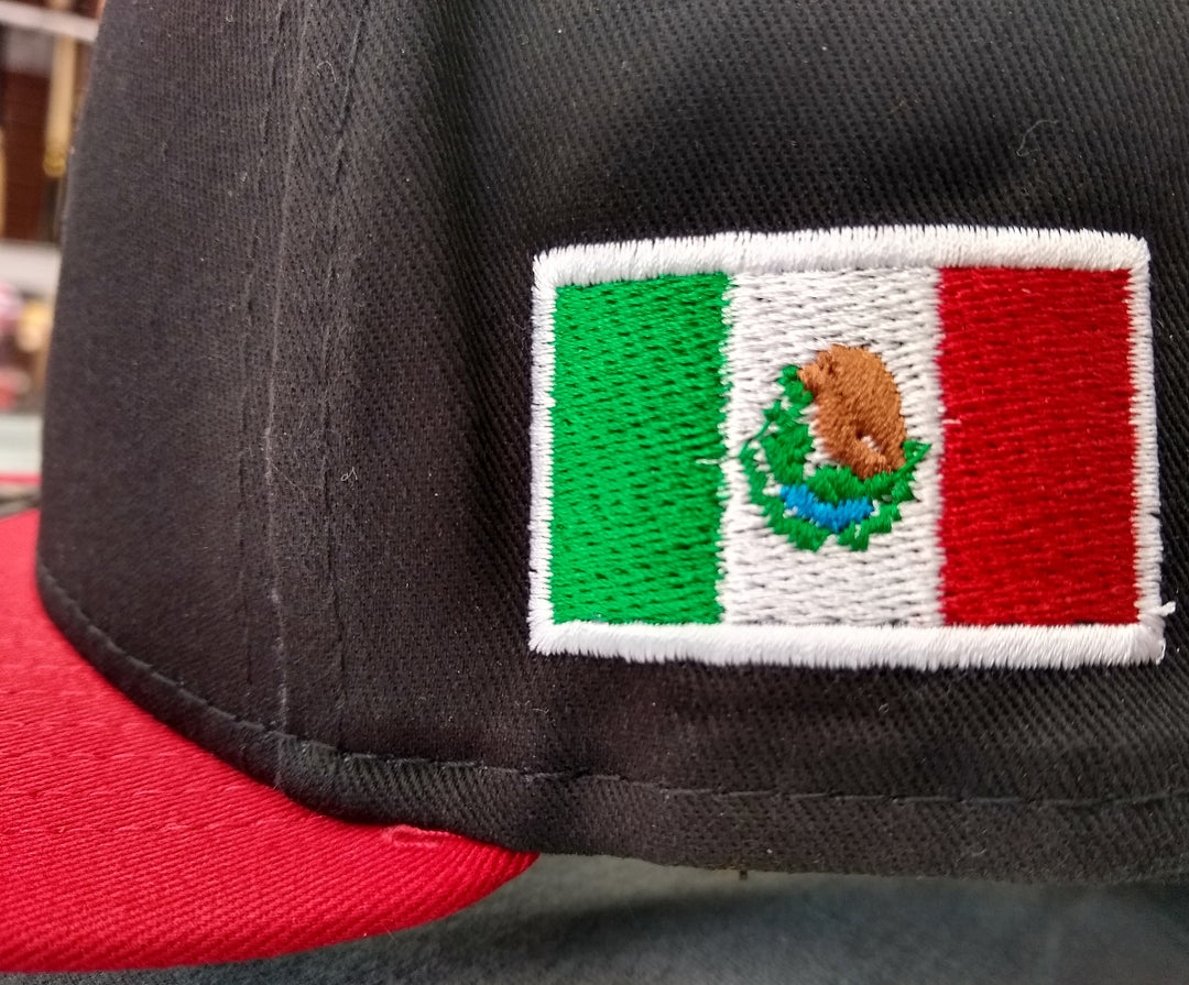Embroidered Shield and flag SnapBack Mexico Black - Red Hat3