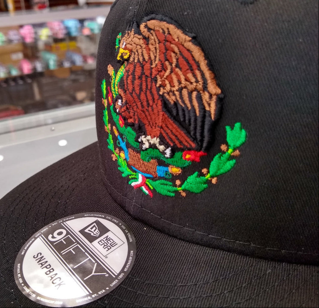 Embroidered Shield and flag SnapBack Mexico Black Hat2