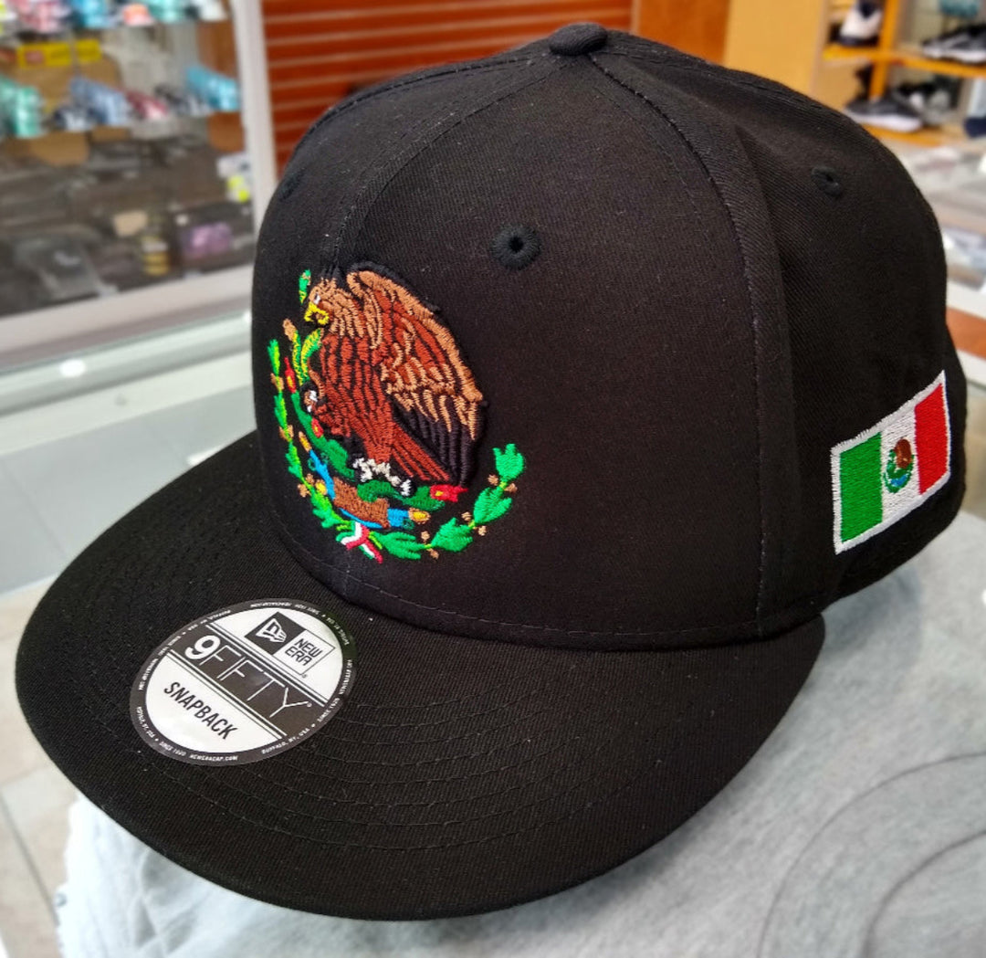 Embroidered Shield and flag SnapBack Mexico Black Hat6