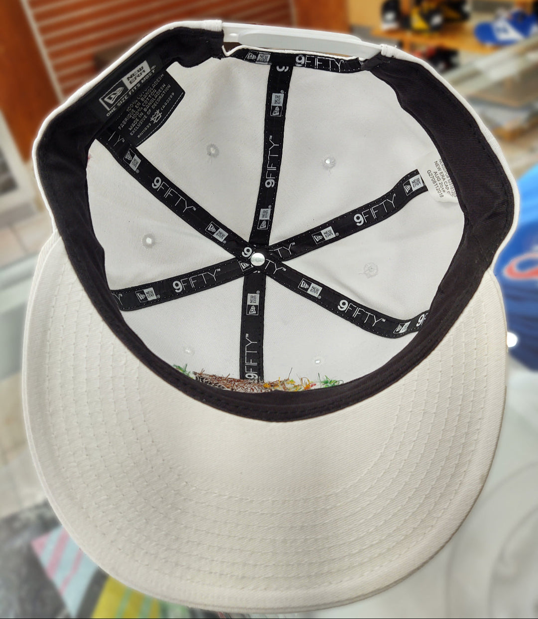 Embroidered Shield and flag SnapBack Mexico New Era White Hat3