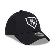 New York Yankees New Era Navy 2022 Club house Flex Hat