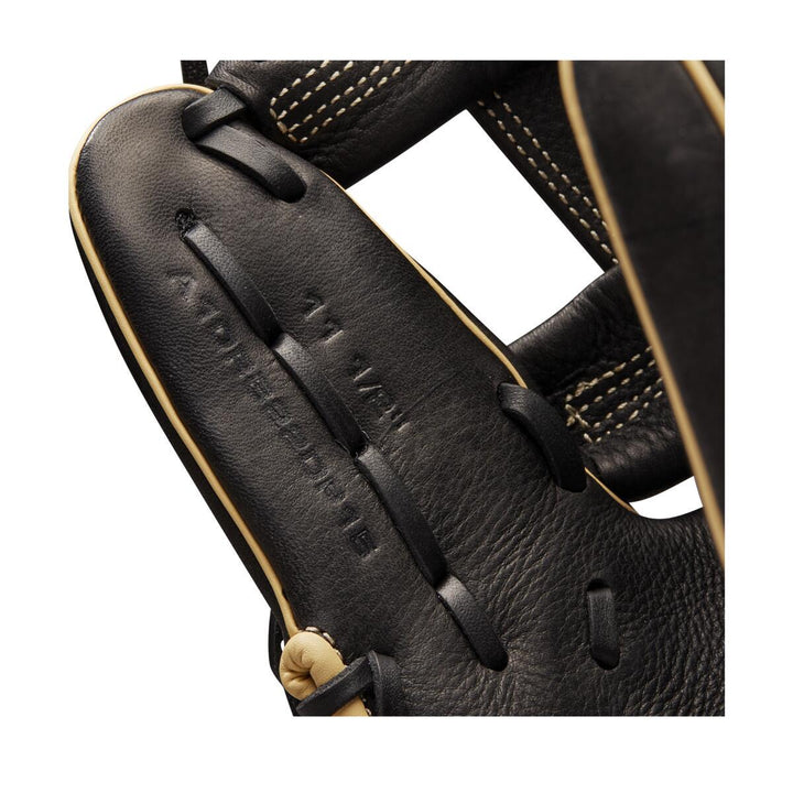 Wilson A1000 DP15 11.5" Infield Baseball RHT Glove - WTA10RB22DP15
